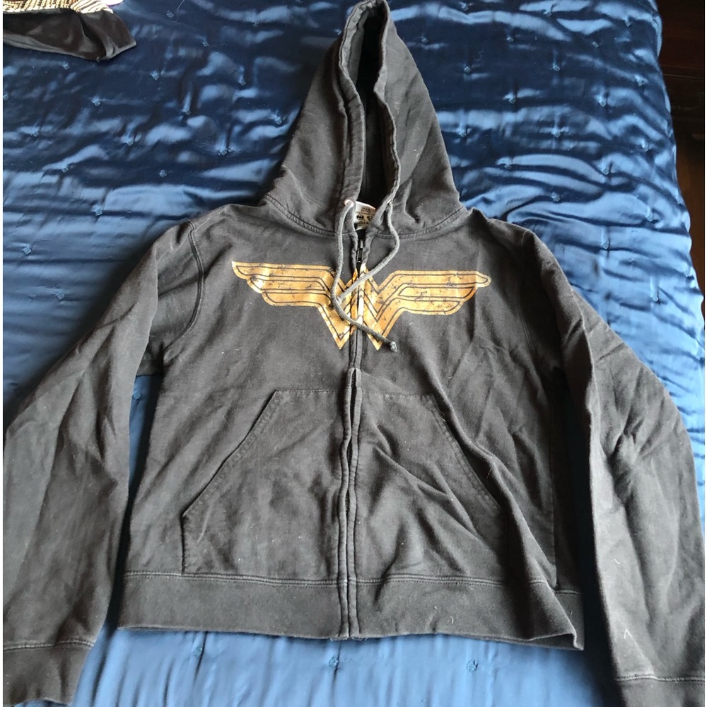Wonder Woman hoodie from Six Flags Great America